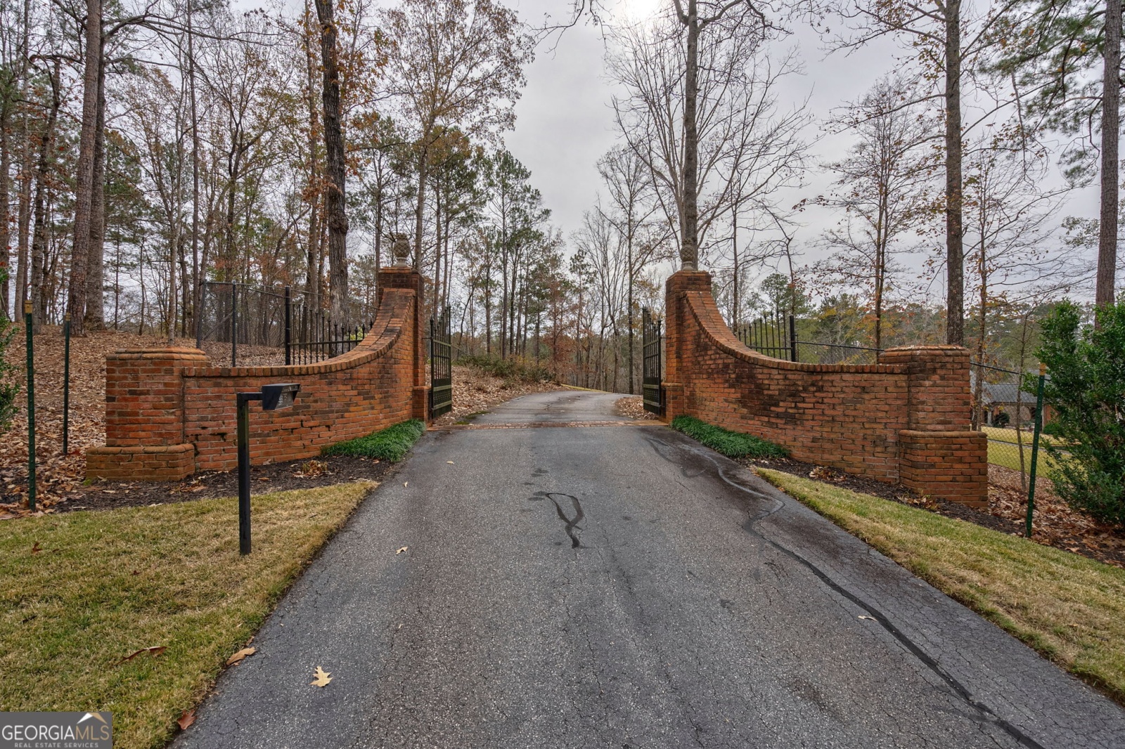 8814 River Road, Columbus, Georgia 31904, 4 Bedrooms Bedrooms, ,5 BathroomsBathrooms,Residential,For Sale,River,9125997