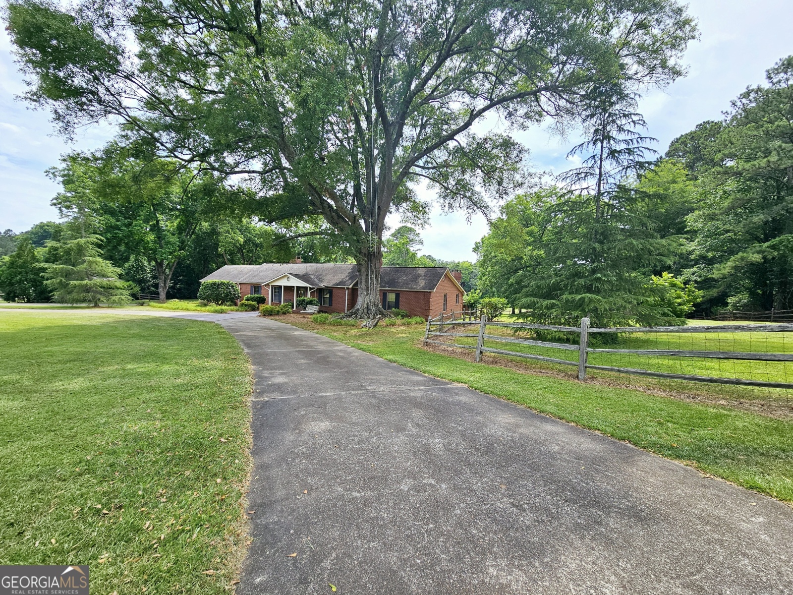 233 Sivell Road, LaGrange, Georgia 30241, 3 Bedrooms Bedrooms, ,2 BathroomsBathrooms,Residential,For Sale,Sivell,9131097