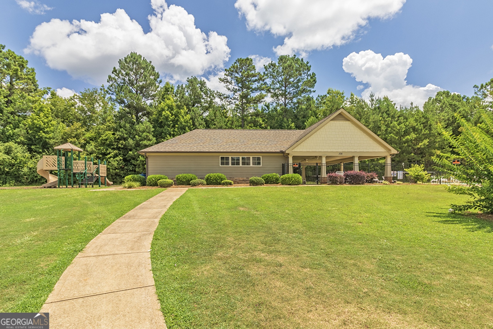 128 Garden Walk, West Point, Georgia 31833, 4 Bedrooms Bedrooms, ,2 BathroomsBathrooms,Residential,For Sale,Garden,9132293