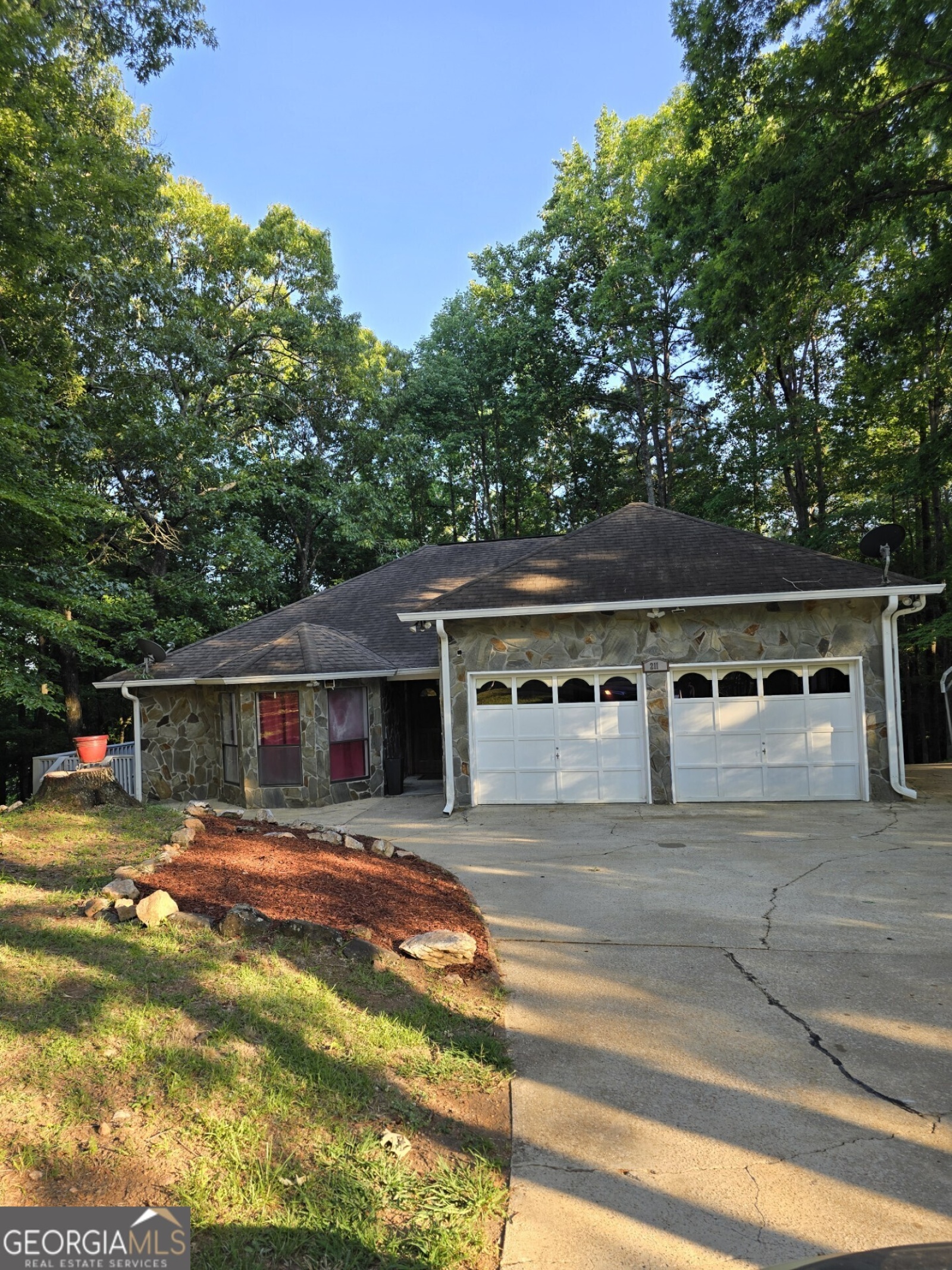 211 Long Cove Drive, Lagrange, Georgia 30240, 3 Bedrooms Bedrooms, ,2 BathroomsBathrooms,Residential,For Sale,Long Cove,9134375