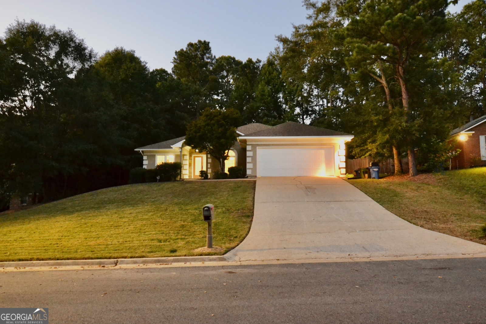 911 Oakwood Drive, Columbus, Georgia 31904, 3 Bedrooms Bedrooms, ,2 BathroomsBathrooms,Residential,For Sale,Oakwood,9138374