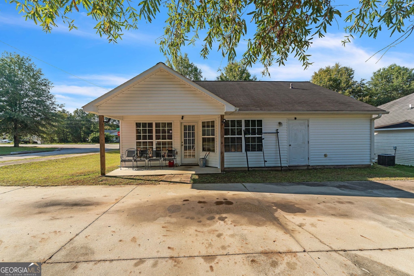 1009 Colquitt Street, Lagrange, Georgia 30241, 2 Bedrooms Bedrooms, ,2 BathroomsBathrooms,Residential,For Sale,Colquitt,9138447