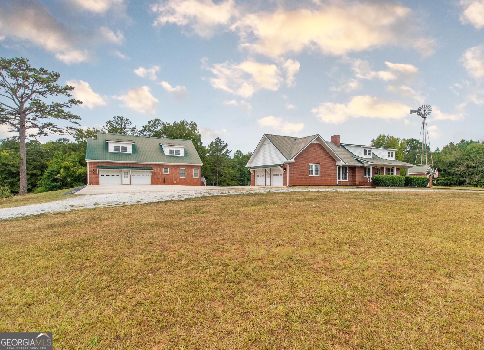 375 Luther Bailey Road, Senoia, Georgia 30276, 5 Bedrooms Bedrooms, ,4 BathroomsBathrooms,Residential,For Sale,Luther Bailey,9138465