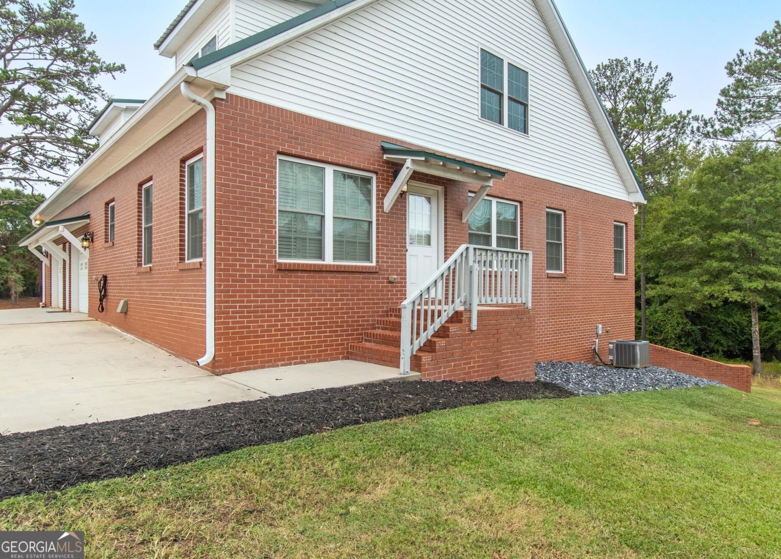 375 Luther Bailey Road, Senoia, Georgia 30276, 5 Bedrooms Bedrooms, ,4 BathroomsBathrooms,Residential,For Sale,Luther Bailey,9138465