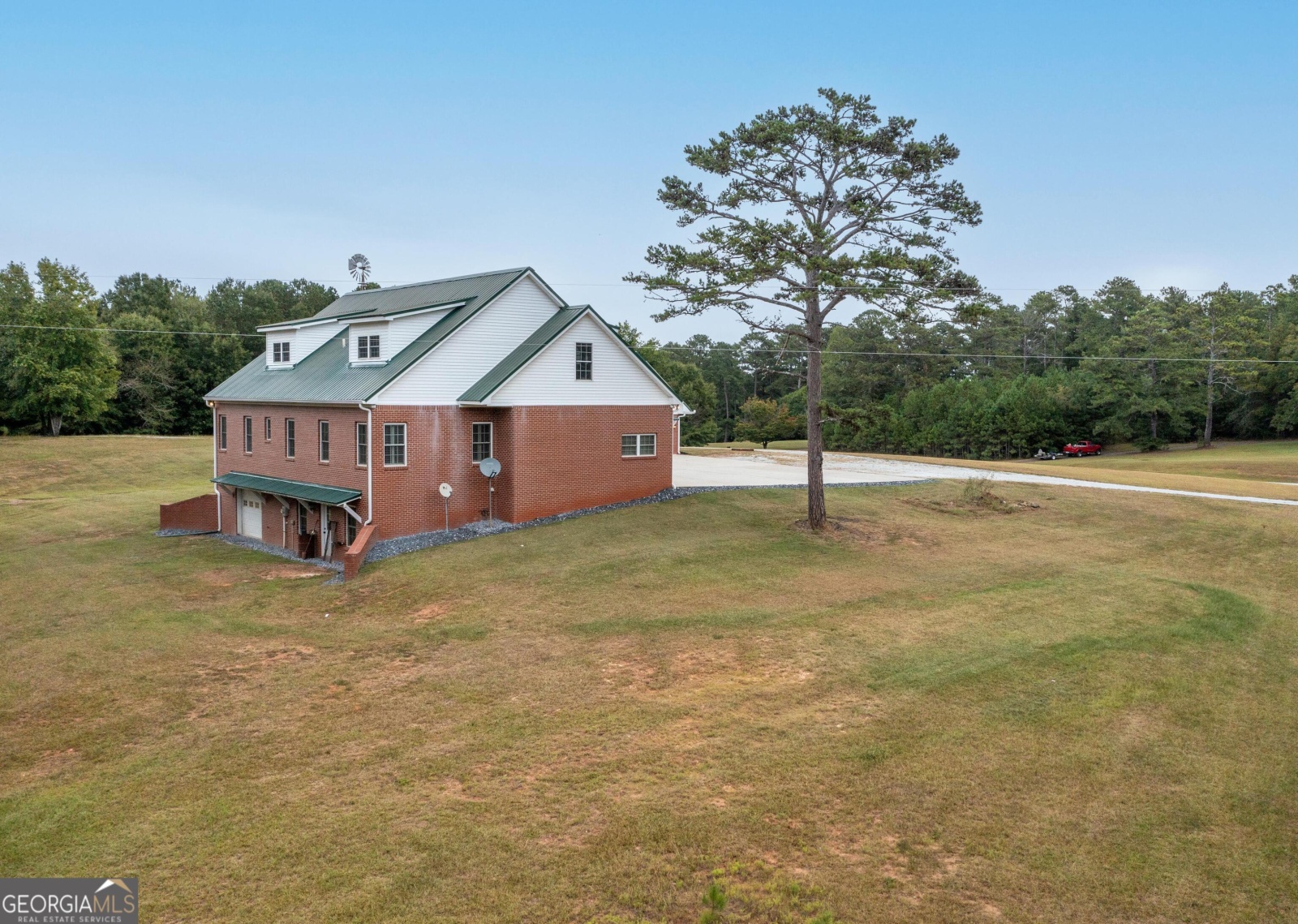 375 Luther Bailey Road, Senoia, Georgia 30276, 5 Bedrooms Bedrooms, ,4 BathroomsBathrooms,Residential,For Sale,Luther Bailey,9138465