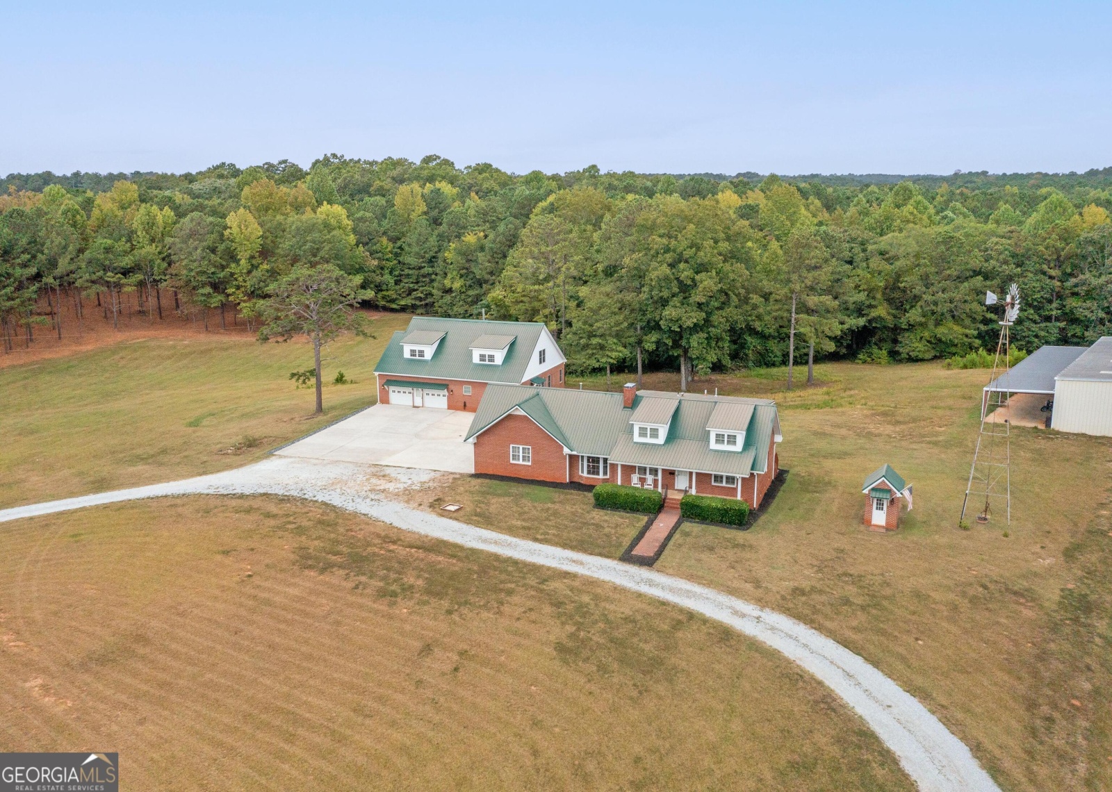 375 Luther Bailey Road, Senoia, Georgia 30276, 5 Bedrooms Bedrooms, ,4 BathroomsBathrooms,Residential,For Sale,Luther Bailey,9138465