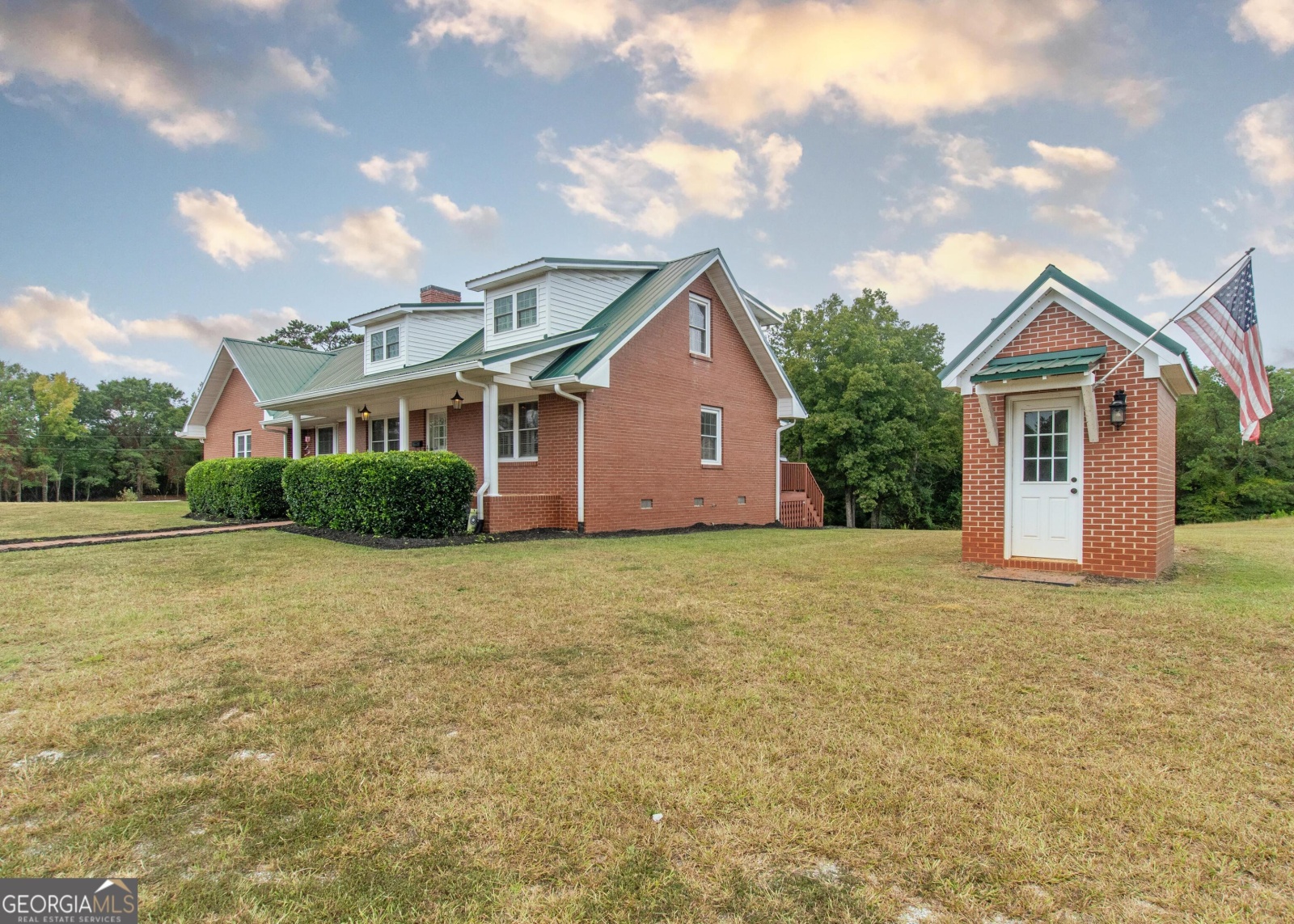 375 Luther Bailey Road, Senoia, Georgia 30276, 5 Bedrooms Bedrooms, ,4 BathroomsBathrooms,Residential,For Sale,Luther Bailey,9138465