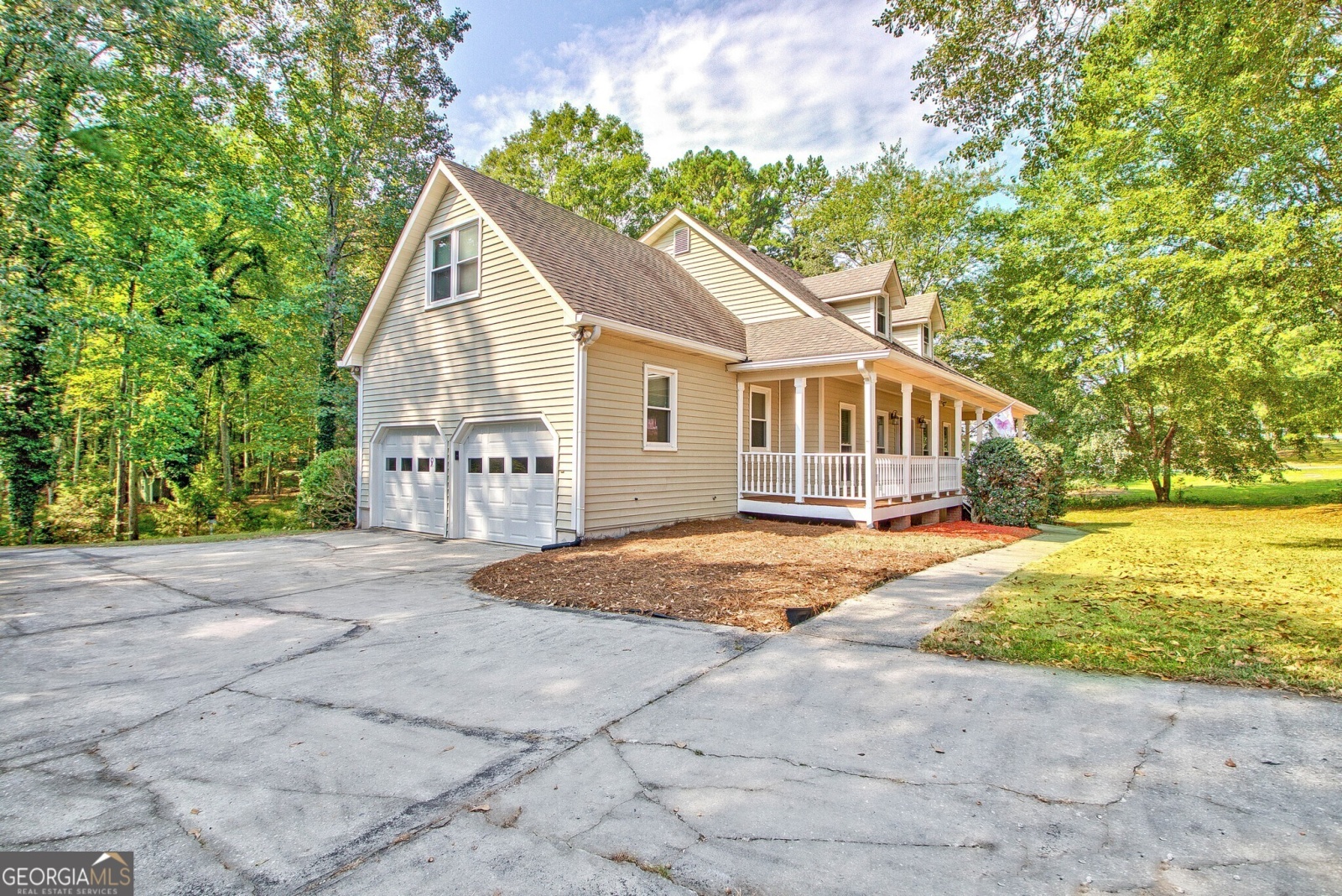 145 County Line Court, Fayetteville, Georgia 30215, 3 Bedrooms Bedrooms, ,2 BathroomsBathrooms,Residential,For Sale,County Line,9138627