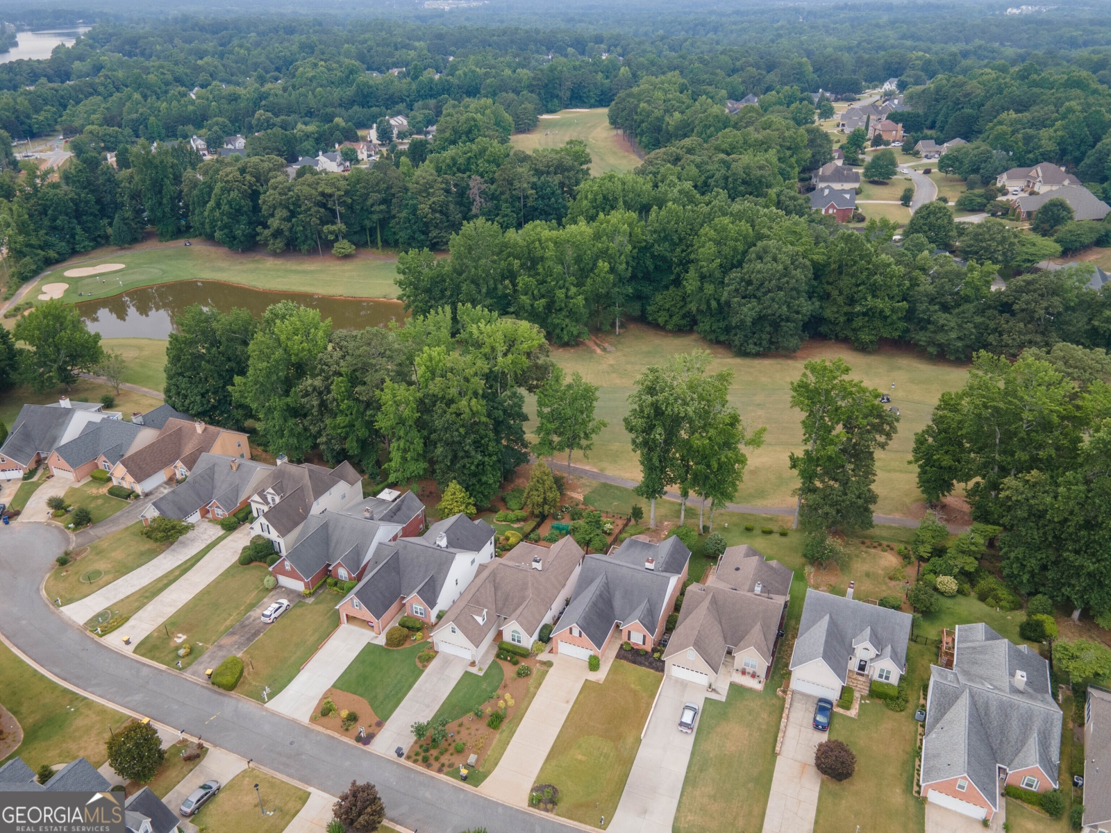 425 Fairway Court, Newnan, Georgia 30265, 5 Bedrooms Bedrooms, ,3 BathroomsBathrooms,Residential,For Sale,Fairway,9138754