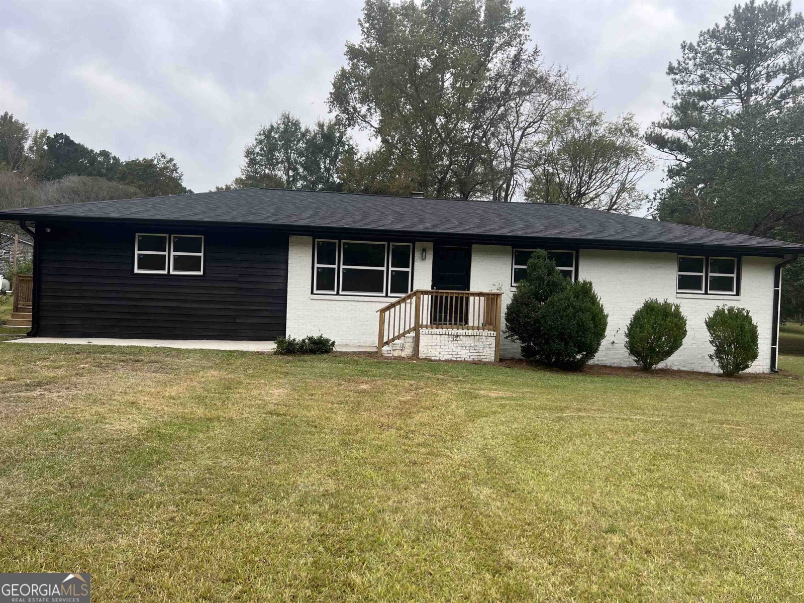 415 Crabapple Rd Road, Fayetteville, Georgia 30215, 3 Bedrooms Bedrooms, ,2 BathroomsBathrooms,Residential,For Sale,Crabapple Rd,9138836