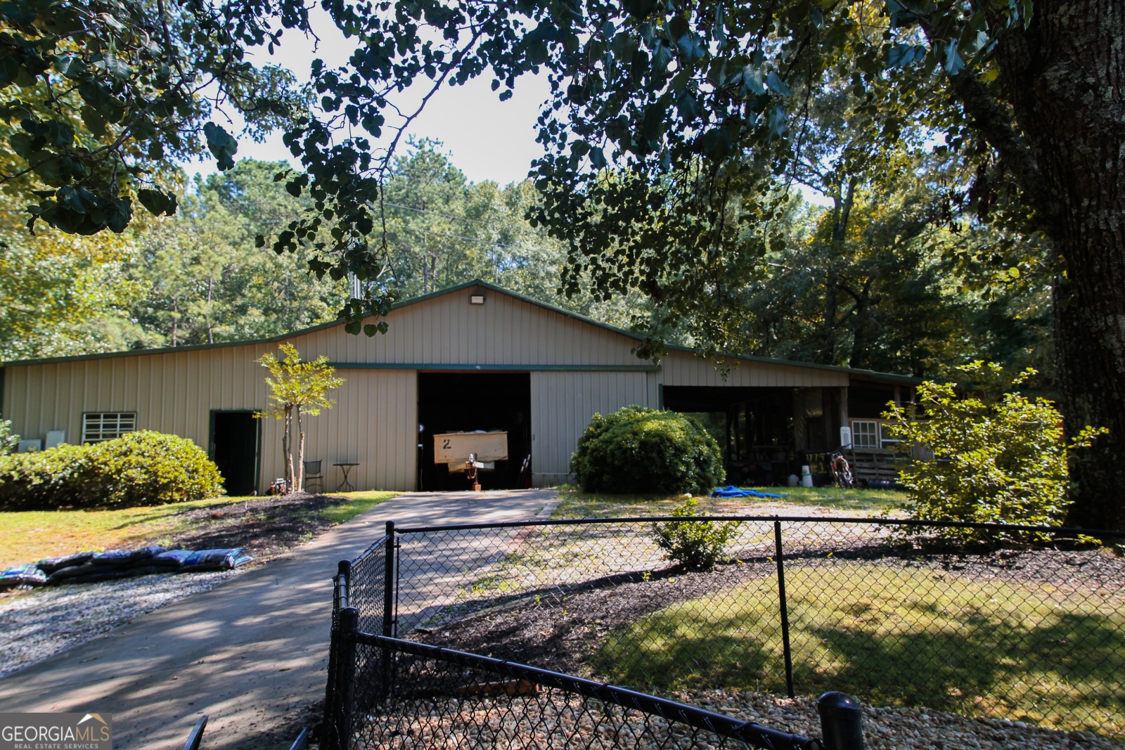 4195 Smokey Road, Newnan, Georgia 30263, 5 Bedrooms Bedrooms, ,4 BathroomsBathrooms,Residential,For Sale,Smokey,9138975