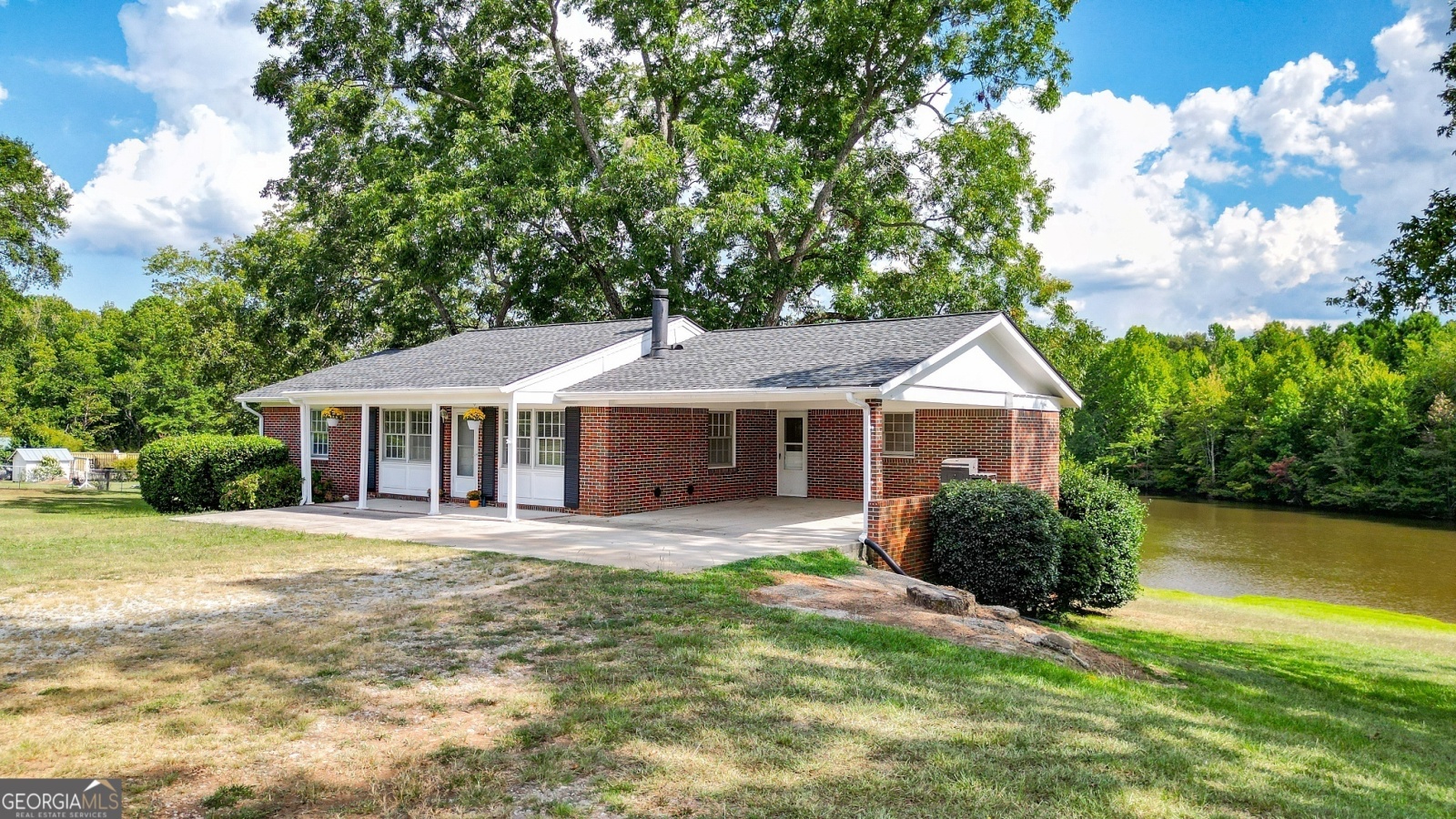 3967 Lower Fayetteville Rd Road, Sharpsburg, Georgia 30277, 3 Bedrooms Bedrooms, ,2 BathroomsBathrooms,Residential,For Sale,Lower Fayetteville Rd,9139020