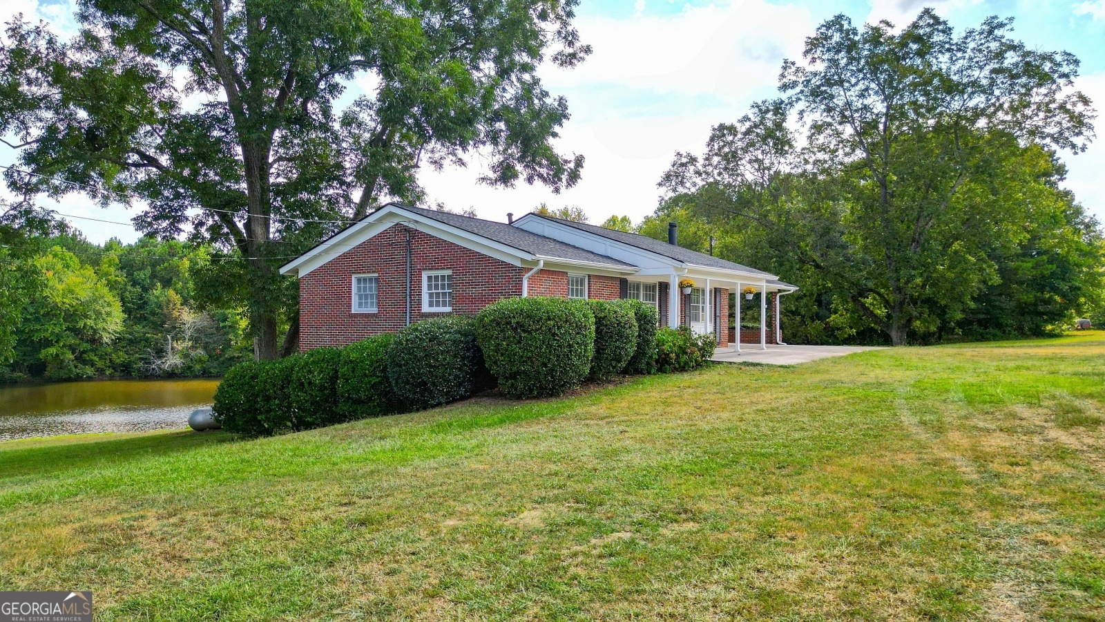 3967 Lower Fayetteville Rd Road, Sharpsburg, Georgia 30277, 3 Bedrooms Bedrooms, ,2 BathroomsBathrooms,Residential,For Sale,Lower Fayetteville Rd,9139020