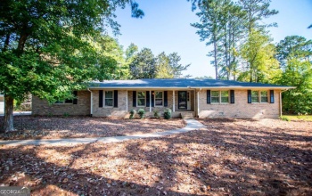 60 Fairlawn Drive, Carrollton, Georgia 30117, 3 Bedrooms Bedrooms, ,2 BathroomsBathrooms,Residential,For Sale,Fairlawn,9139190