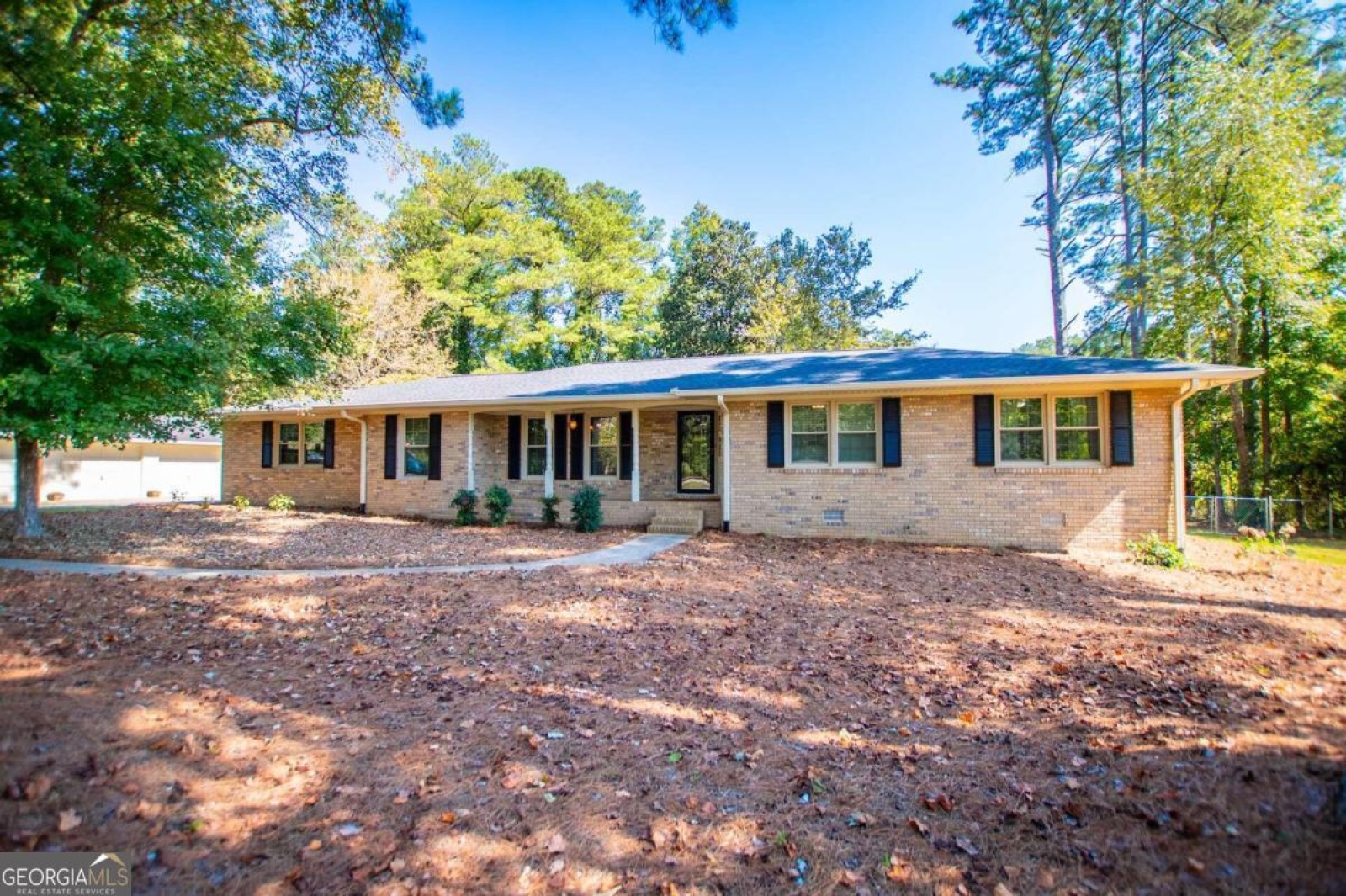 60 Fairlawn Drive, Carrollton, Georgia 30117, 3 Bedrooms Bedrooms, ,2 BathroomsBathrooms,Residential,For Sale,Fairlawn,9139190