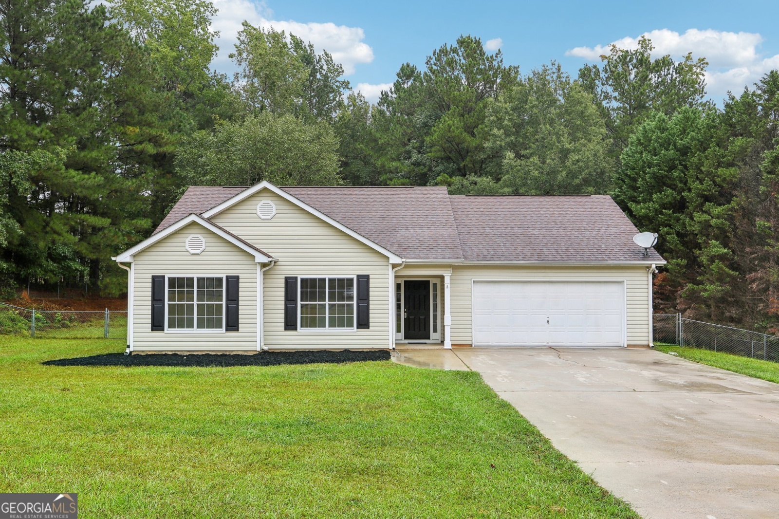 10 Macedonia Woods Drive, Newnan, Georgia 30263, 3 Bedrooms Bedrooms, ,2 BathroomsBathrooms,Residential,For Sale,Macedonia Woods,9139244