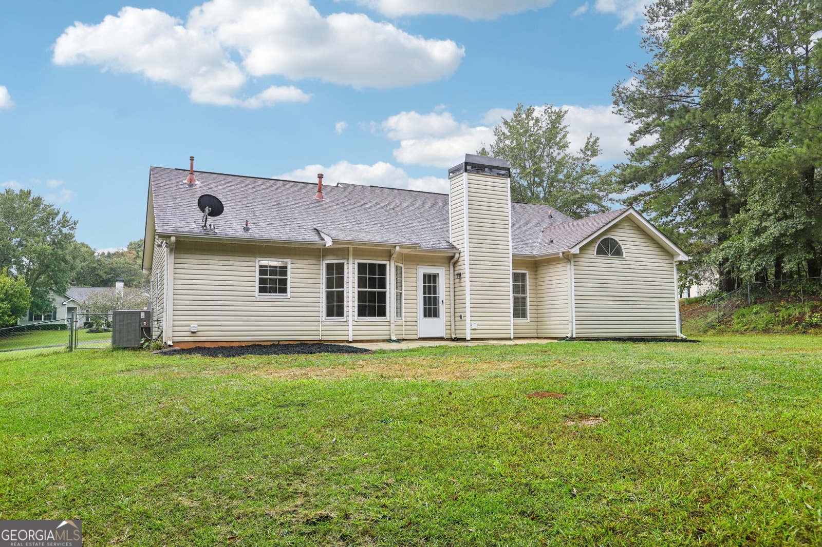 10 Macedonia Woods Drive, Newnan, Georgia 30263, 3 Bedrooms Bedrooms, ,2 BathroomsBathrooms,Residential,For Sale,Macedonia Woods,9139244