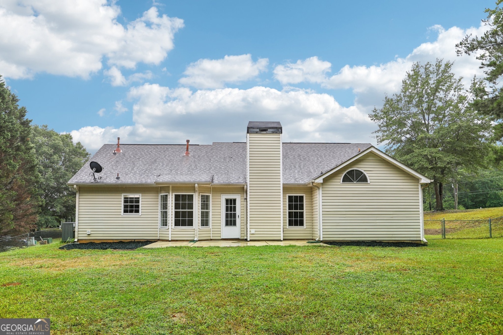 10 Macedonia Woods Drive, Newnan, Georgia 30263, 3 Bedrooms Bedrooms, ,2 BathroomsBathrooms,Residential,For Sale,Macedonia Woods,9139244