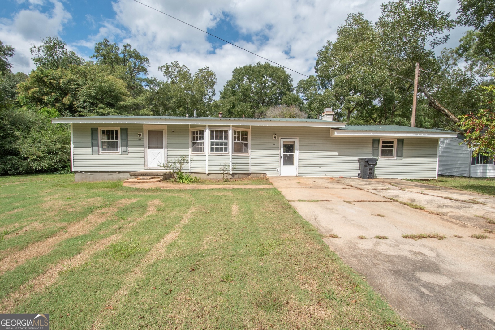 309 Lagrange Street, Grantville, Georgia 30220, 3 Bedrooms Bedrooms, ,2 BathroomsBathrooms,Residential,For Sale,Lagrange,9139362