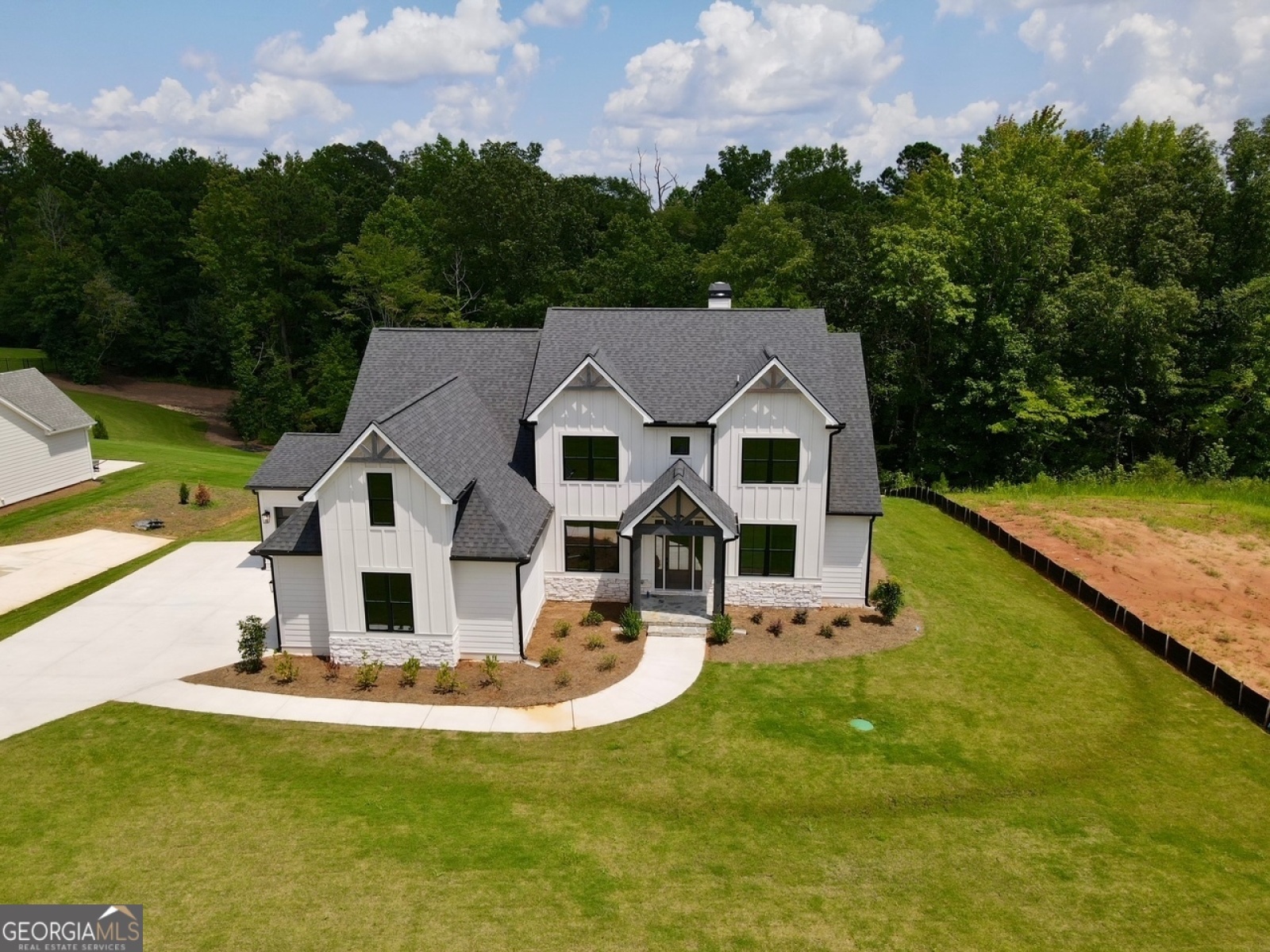 218 North Cove Drive, Newnan, Georgia 30263, 4 Bedrooms Bedrooms, ,3 BathroomsBathrooms,Residential,For Sale,North Cove Drive,9139898