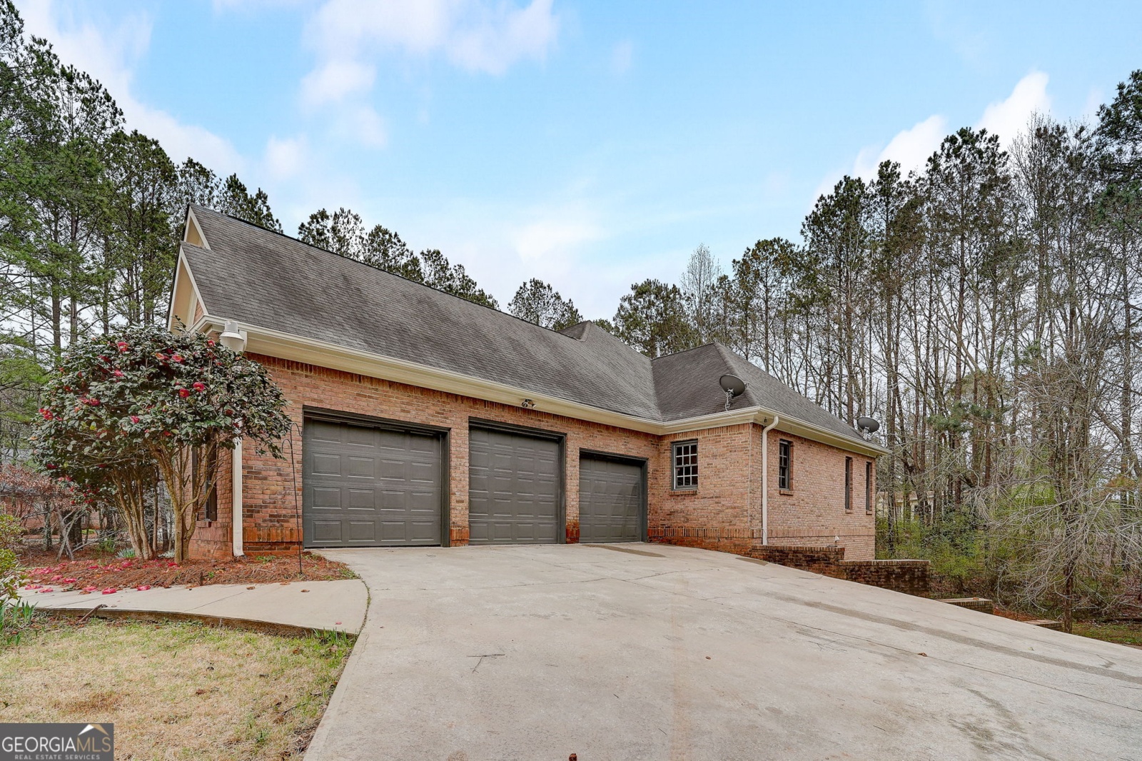 105 Laurel Ridge Court, Fayetteville, Georgia 30215, 5 Bedrooms Bedrooms, ,3 BathroomsBathrooms,Residential,For Sale,Laurel Ridge,9140213