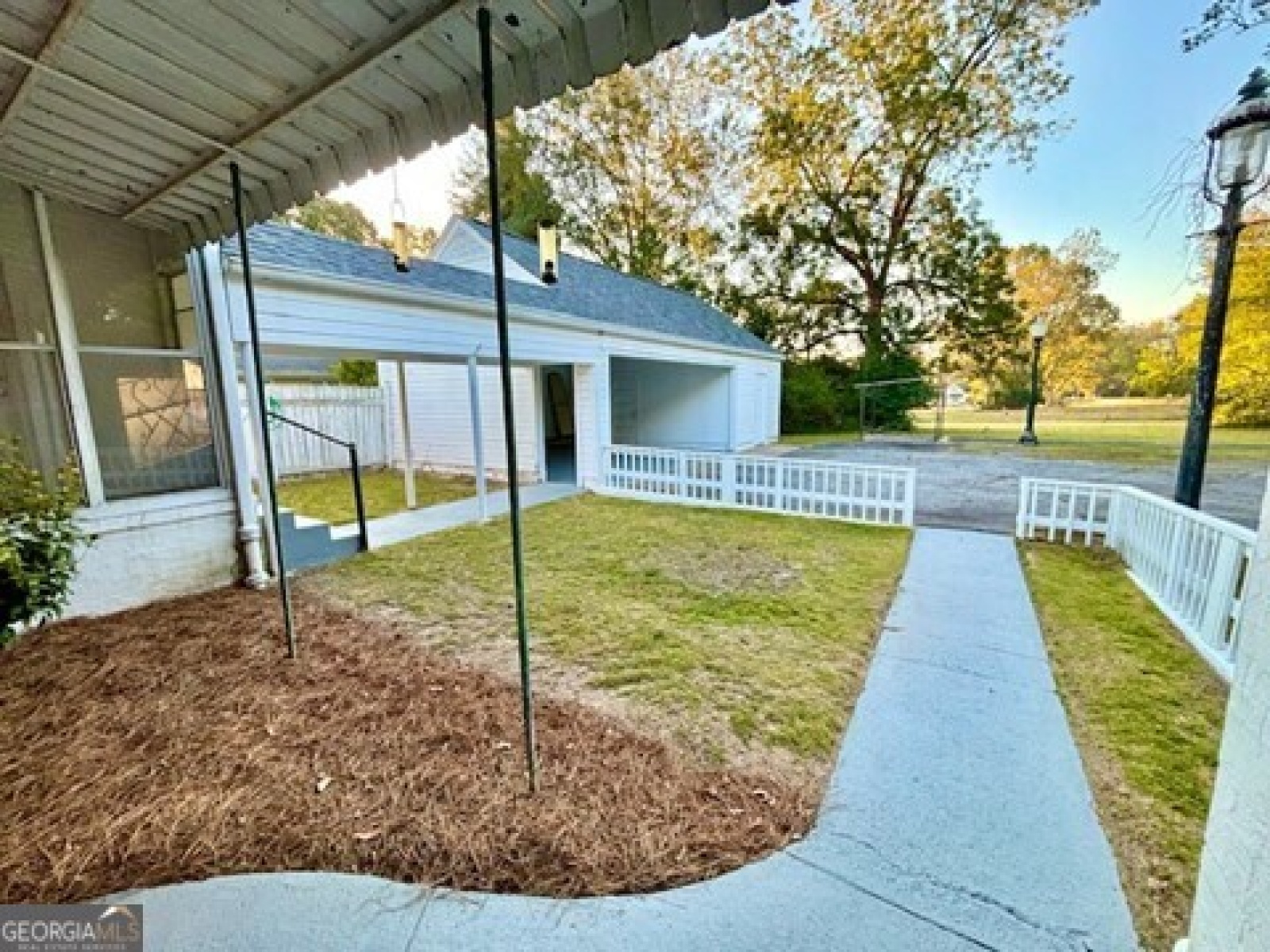 17942 Main Street, Woodbury, Georgia 30293, 3 Bedrooms Bedrooms, ,2 BathroomsBathrooms,Residential,For Sale,Main,9140217