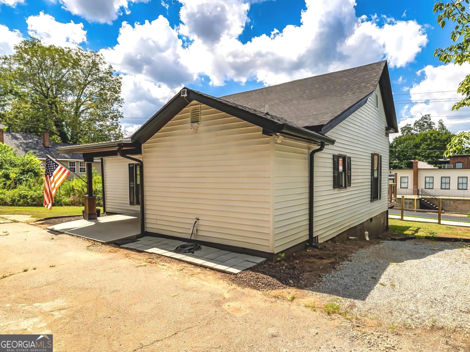 75 Field Street, Newnan, Georgia 30263, 2 Bedrooms Bedrooms, ,2 BathroomsBathrooms,Residential,For Sale,Field,9140243