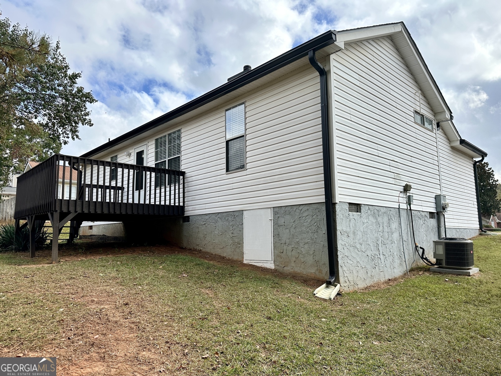 101 Greentree Drive, Newnan, Georgia 30265, 2 Bedrooms Bedrooms, ,2 BathroomsBathrooms,Residential,For Sale,Greentree,9140359