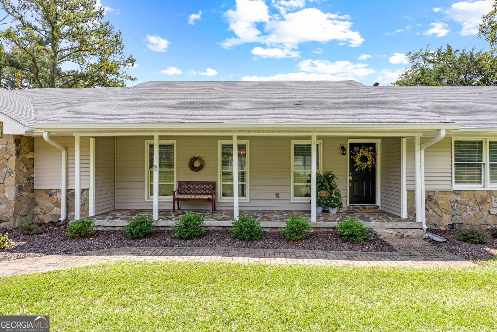 45 Fox Hollow Drive, Senoia, Georgia 30276, 3 Bedrooms Bedrooms, ,2 BathroomsBathrooms,Residential,For Sale,Fox Hollow,9140415