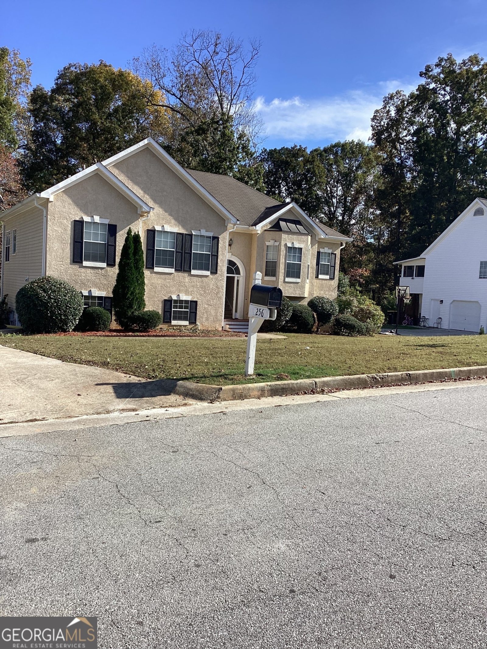 256 Pheasant Ridge, Newnan, Georgia 30265, 5 Bedrooms Bedrooms, ,3 BathroomsBathrooms,Residential,For Sale,Pheasant,9140593