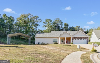 144 Autumn Glen Drive, Carrollton, Georgia 30117, 4 Bedrooms Bedrooms, ,3 BathroomsBathrooms,Residential,For Sale,Autumn Glen,9140662