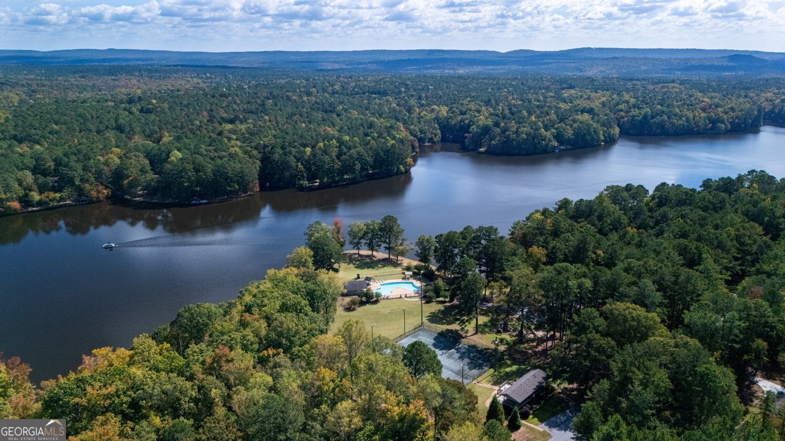 32 Overlook Drive, Pine Mountain, Georgia 31822, 4 Bedrooms Bedrooms, ,3 BathroomsBathrooms,Residential,For Sale,Overlook,9140861