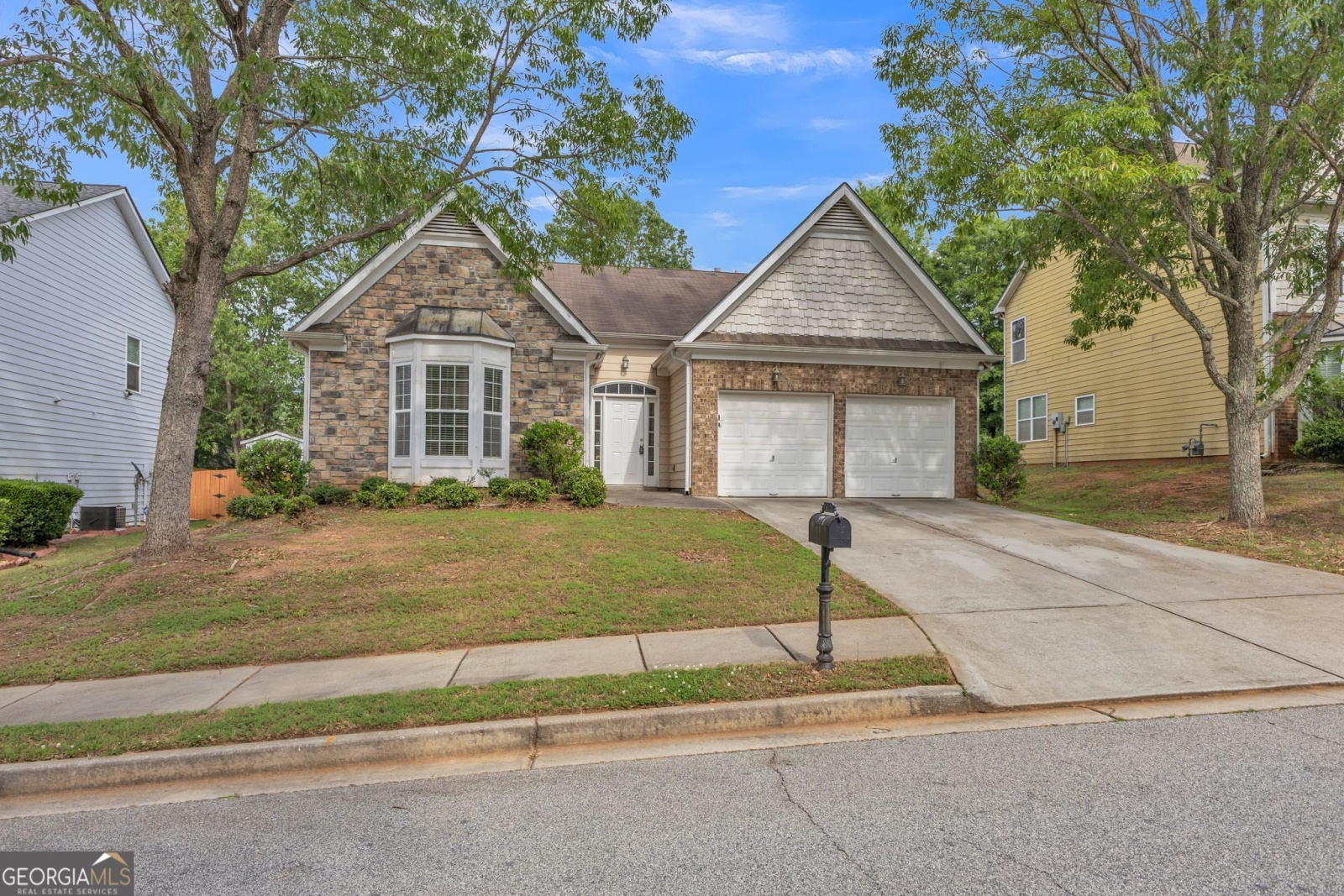 16 Aberdeen Court, Newnan, Georgia 30263, 3 Bedrooms Bedrooms, ,2 BathroomsBathrooms,Residential,For Sale,Aberdeen,9140978