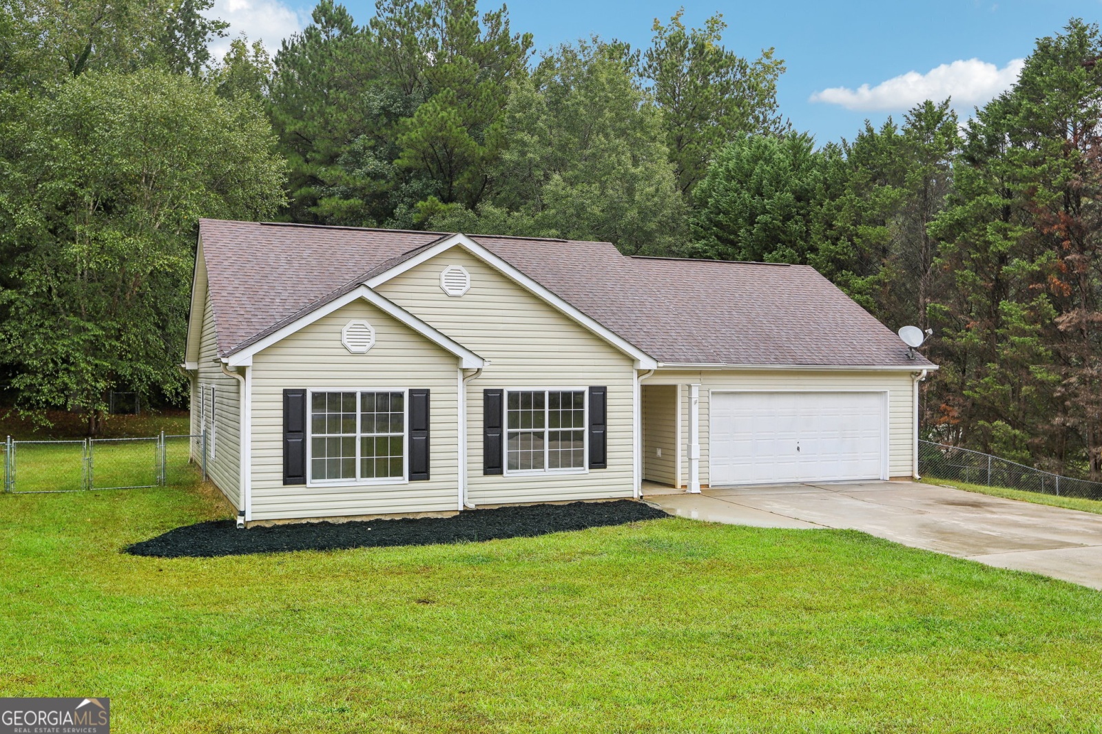 10 Macedonia Woods Drive, Newnan, Georgia 30263, 3 Bedrooms Bedrooms, ,2 BathroomsBathrooms,Residential,For Sale,Macedonia Woods,9141107